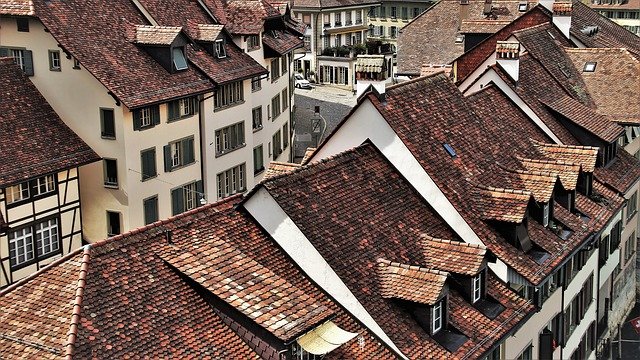 Ukladanie škridle nechajte na profesionálov Ukladanie škridle nechajte na profesionálov